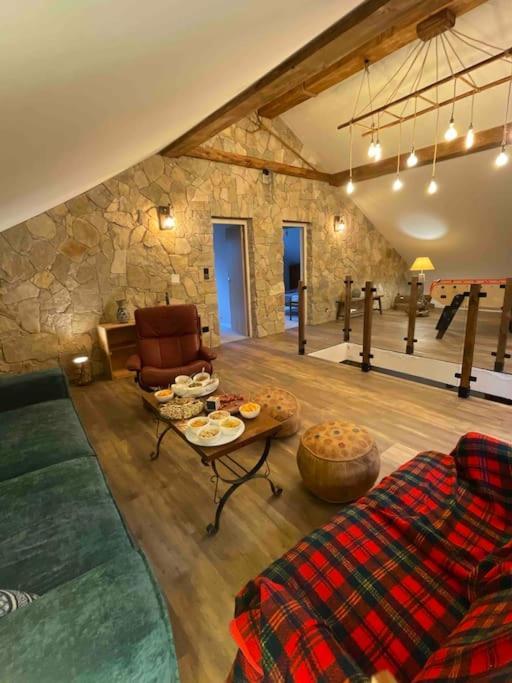 Gite Confort 15 Couchages, Vue Panoramique Montagne Hautes Alpes, Terrasses Embrun Kültér fotó