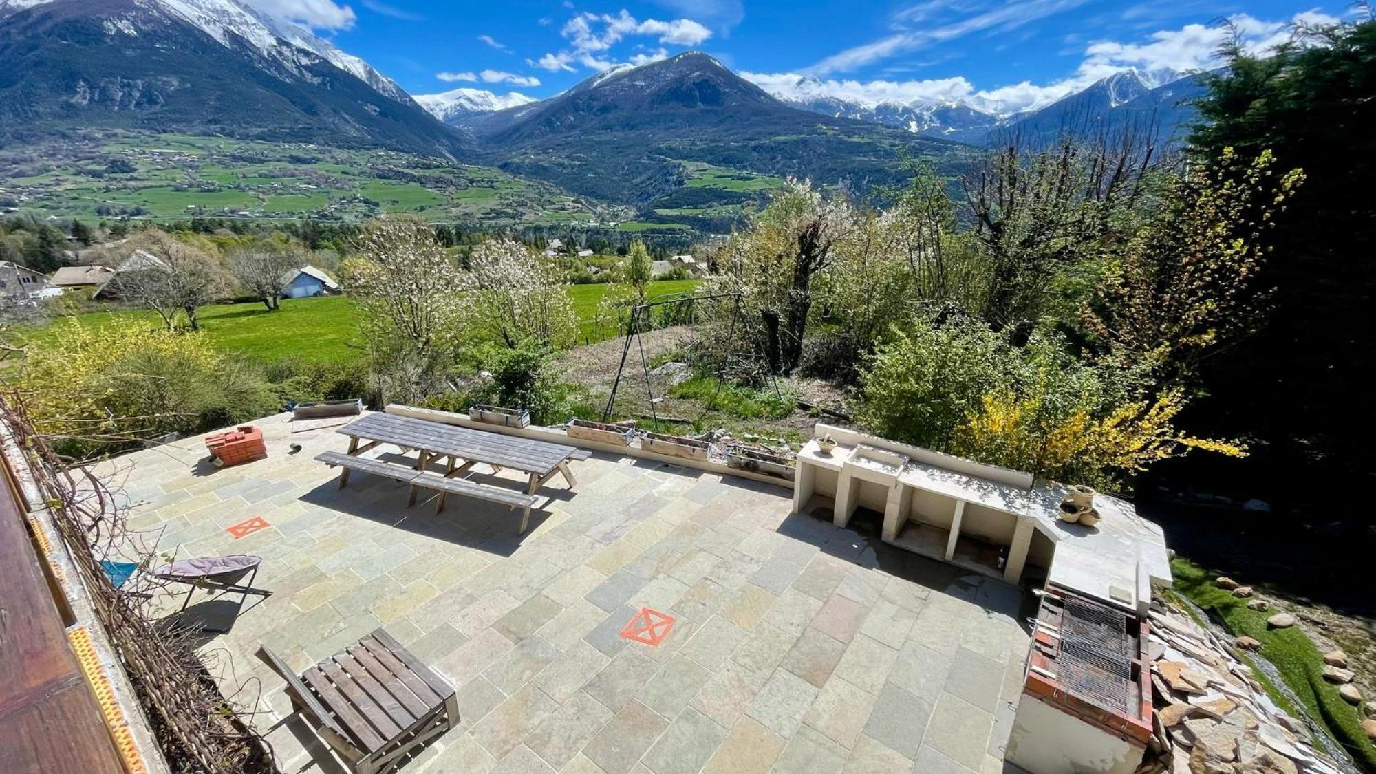Gite Confort 15 Couchages, Vue Panoramique Montagne Hautes Alpes, Terrasses Embrun Kültér fotó